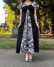 Load image into Gallery viewer, Vintage 70s black and white maxi dress keyhole cut out
