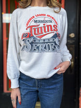 Load image into Gallery viewer, Vintage 1987 Minnesota Twins raglan
