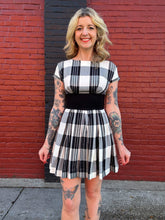 Load image into Gallery viewer, Vintage 50s mini dress
