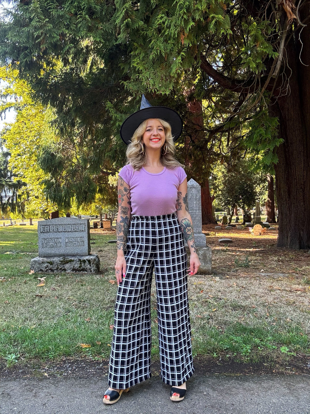 Vintage 70s black and white wide leg pants squares