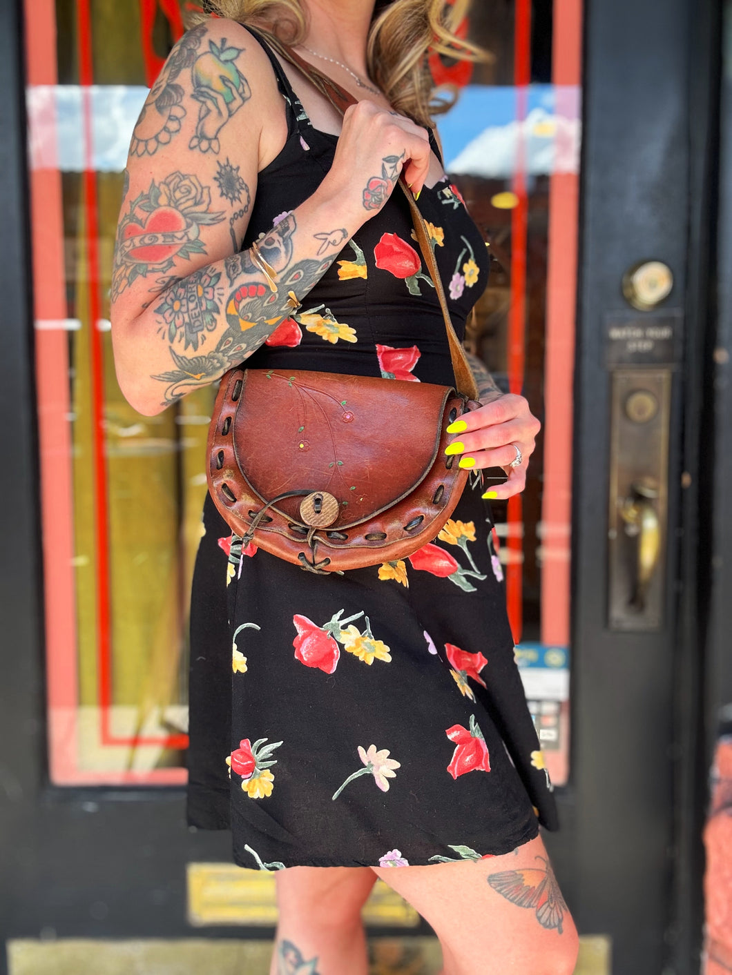 Vintage 70s tooled leather bag mini flowers